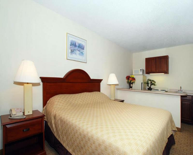 Econo Lodge Inn & Suites Lugoff Exterior foto